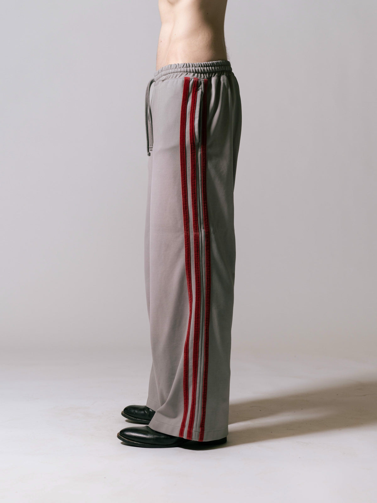 Striped Sweatpant - Grey / Red Stripe